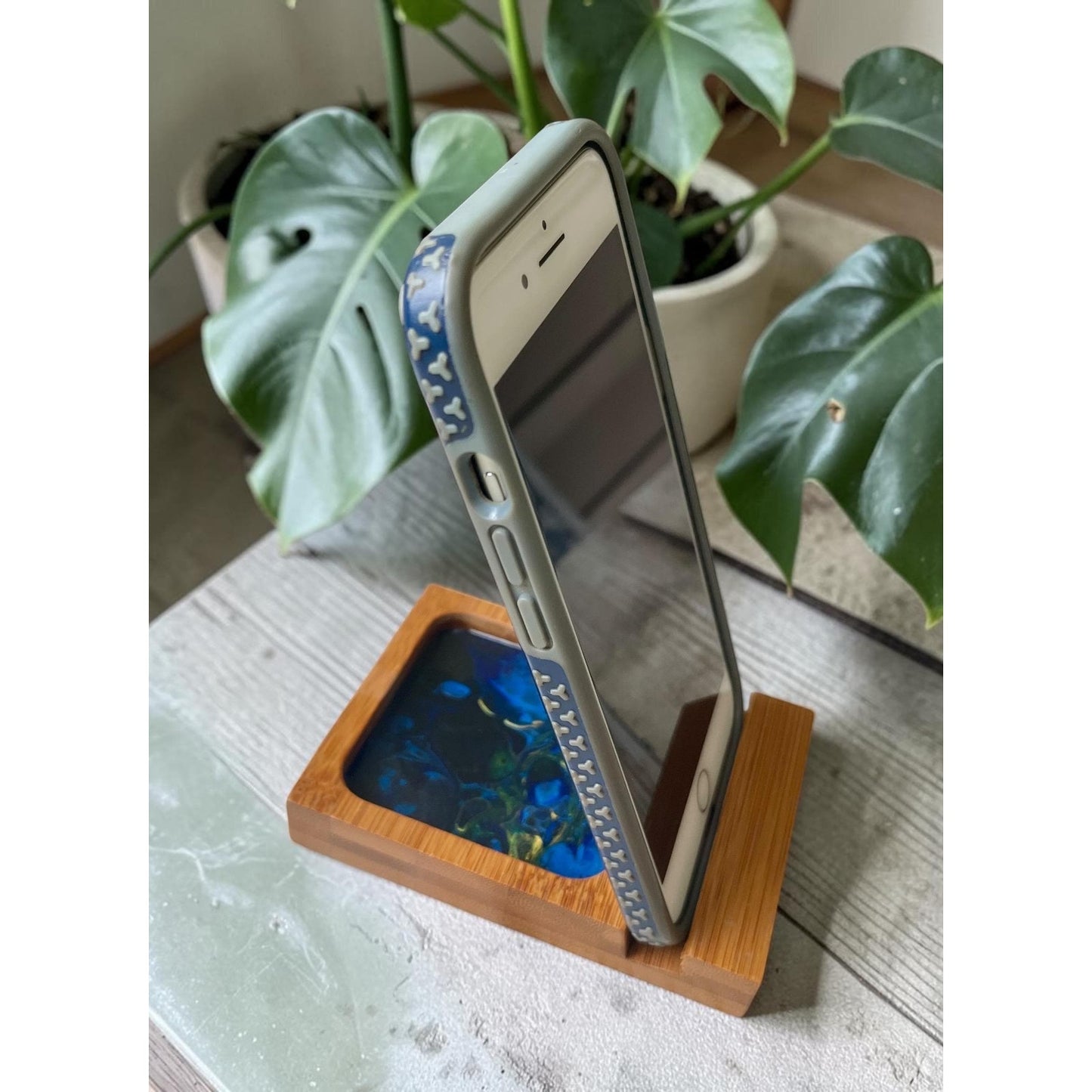 Phone Stand with Tray – Handmade Wood Phone Holder – Resin Art Phone Dock – Desk Phone Organizer – Cell Phone Accessory