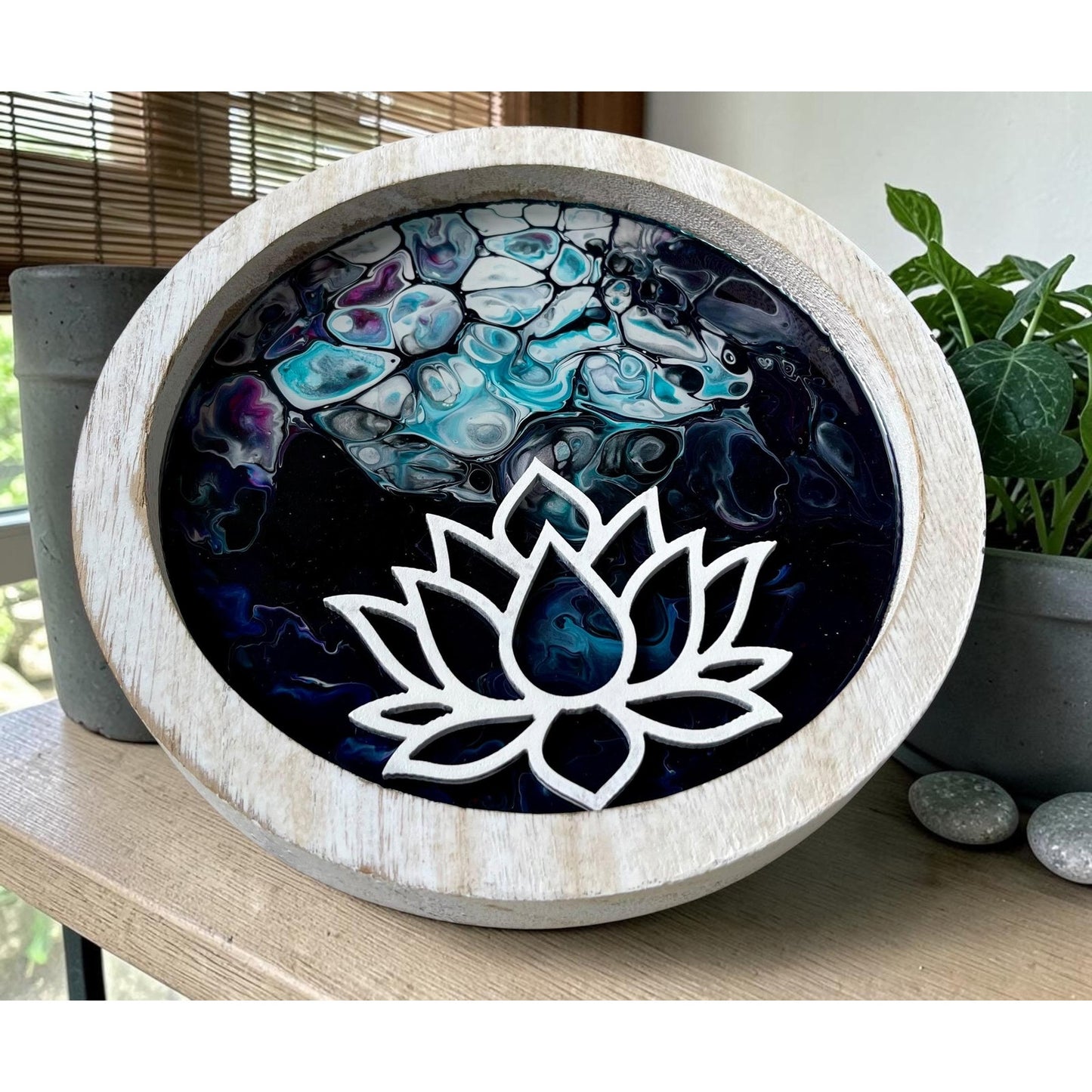 Hand Painted Resin Lotus Tray with Frankincense Candle – Angelite Crystal Candle – Spiritual Altar Decor – 8” Round Meditation Tray