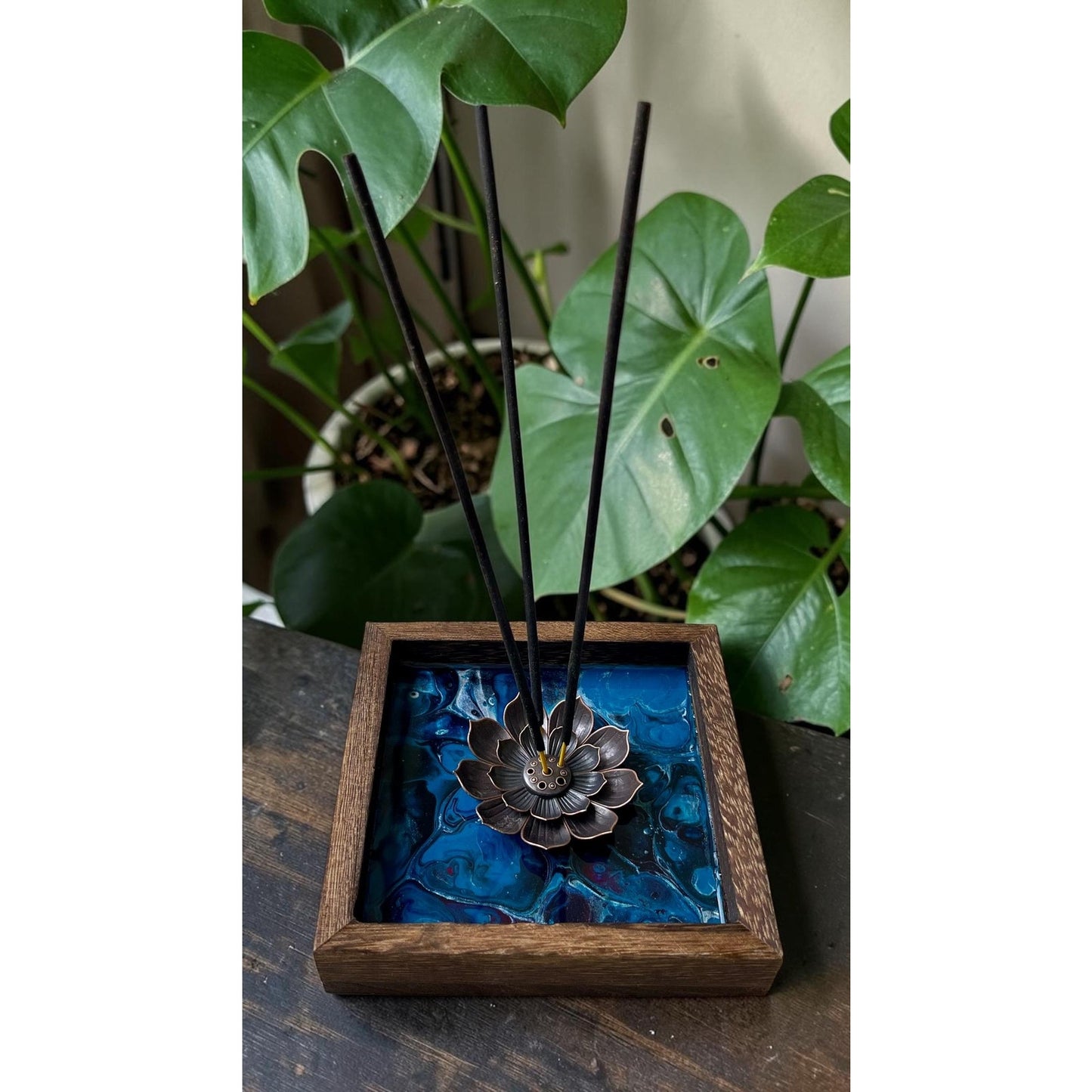 Midnight Tide: Lunar Vein Lotus Incense Holder – Hand Painted Resin Art Burner – Moody Blue and Black Meditation Decor – Wooden Zen Tray
