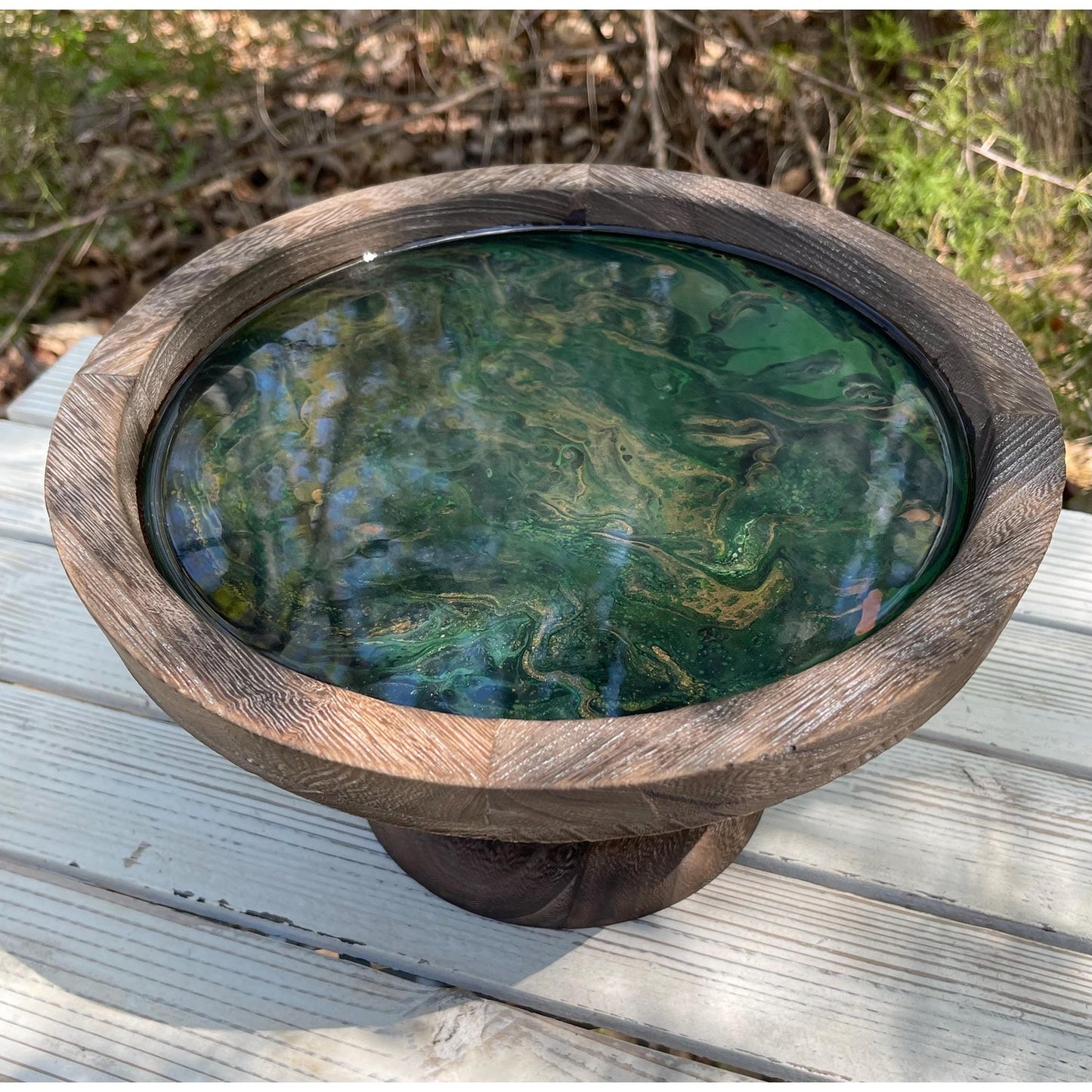 Emerald Tide Sculptural Pedestal Bowl – Handcrafted Resin Art – Green & Gold Abstract – Wooden Centerpiece – One of a Kind Decor