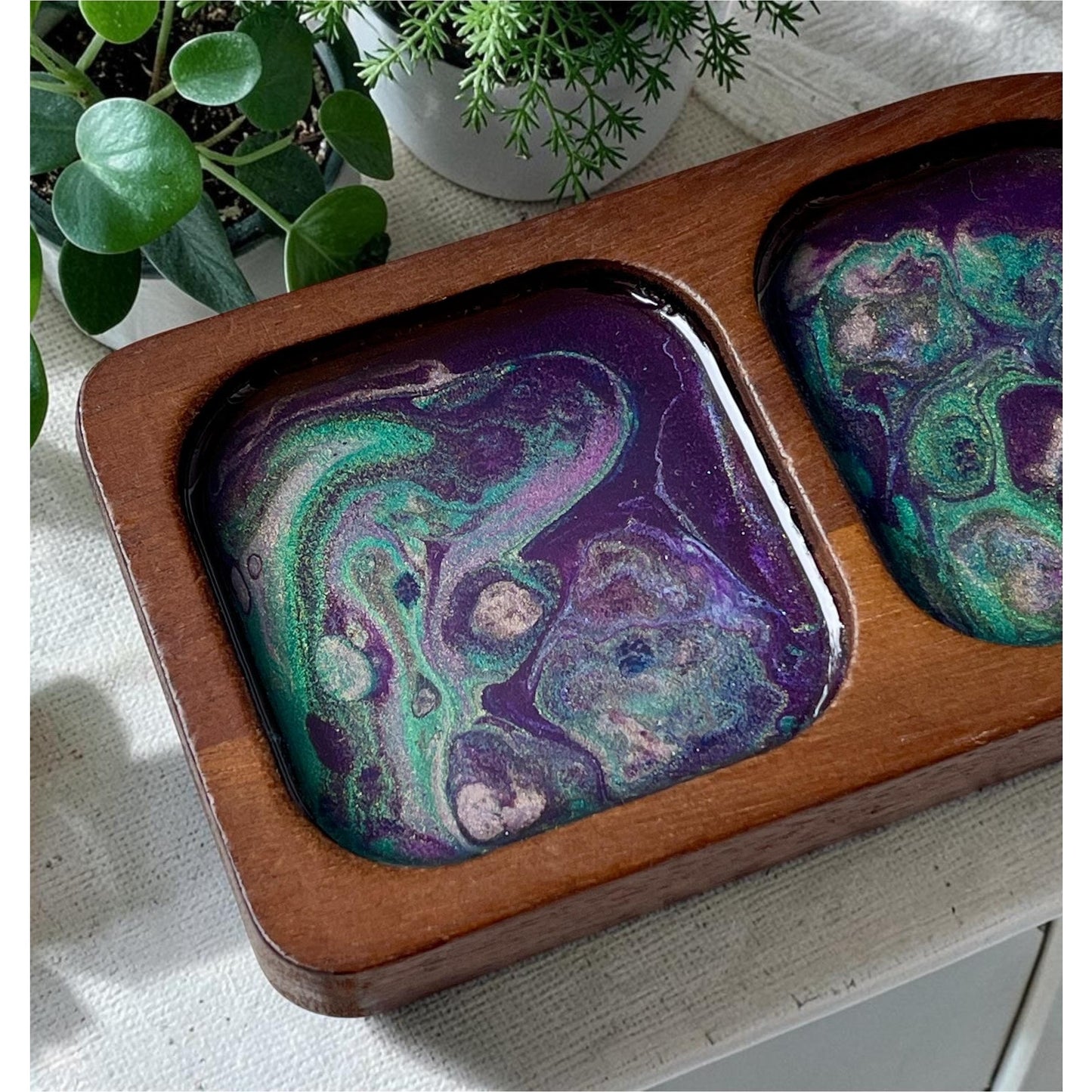 Moonstone Abysse Ring Holder – Handmade Resin Jewelry Tray – Celestial Trinket Dish – Purple and Teal Vanity Decor – Acrylic Pour Art