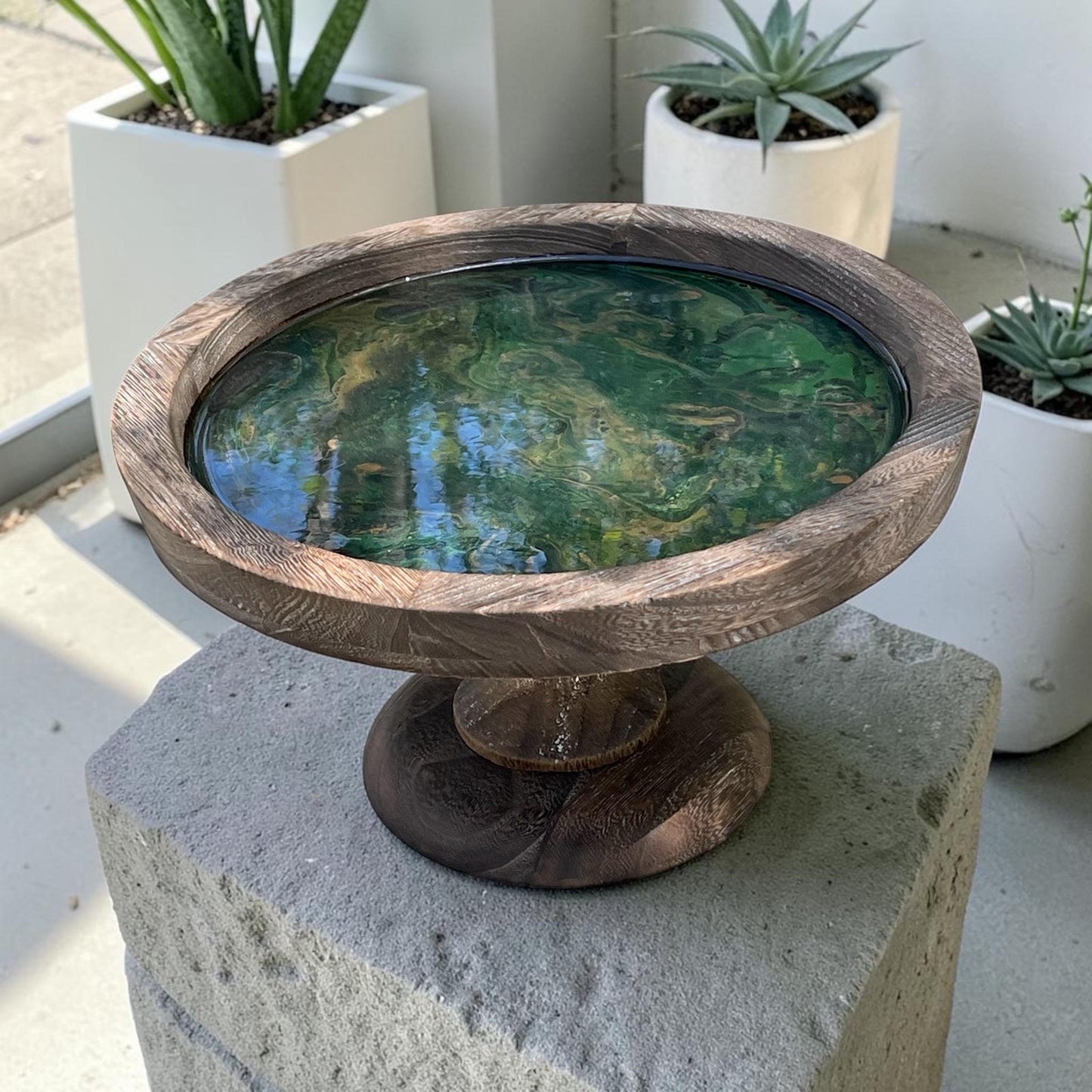 Emerald Tide Sculptural Pedestal Bowl – Handcrafted Resin Art – Green & Gold Abstract – Wooden Centerpiece – One of a Kind Decor