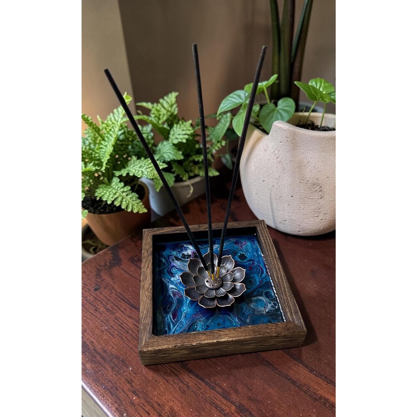 Midnight Tide: Lunar Vein Lotus Incense Holder – Hand Painted Resin Art Burner – Moody Blue and Black Meditation Decor – Wooden Zen Tray