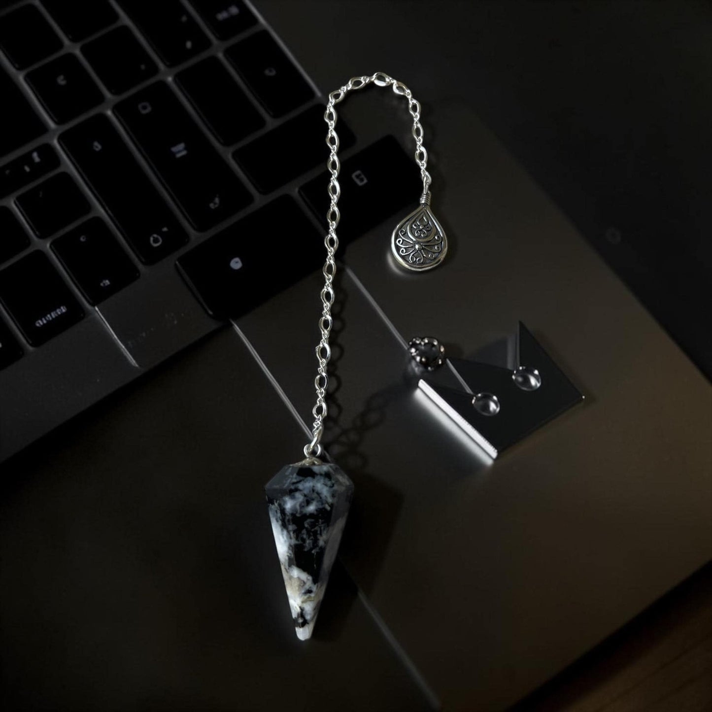 Sterling Silver Moonstone Pendulum