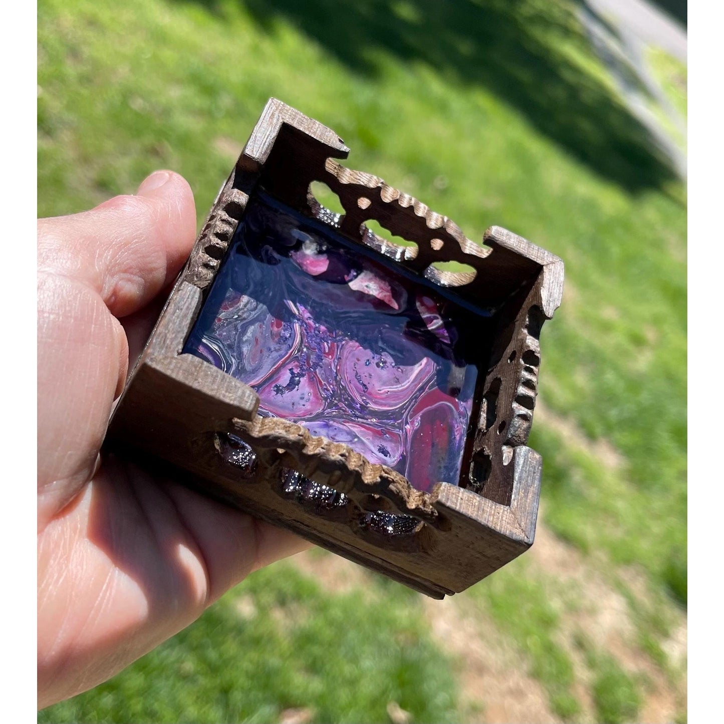 Crushed Merlot Ring Holder – Handmade Resin Jewelry Dish – 3” Wood Tray – Burgundy & Plum Acrylic Pour – Vanity Decor – Gift for Her
